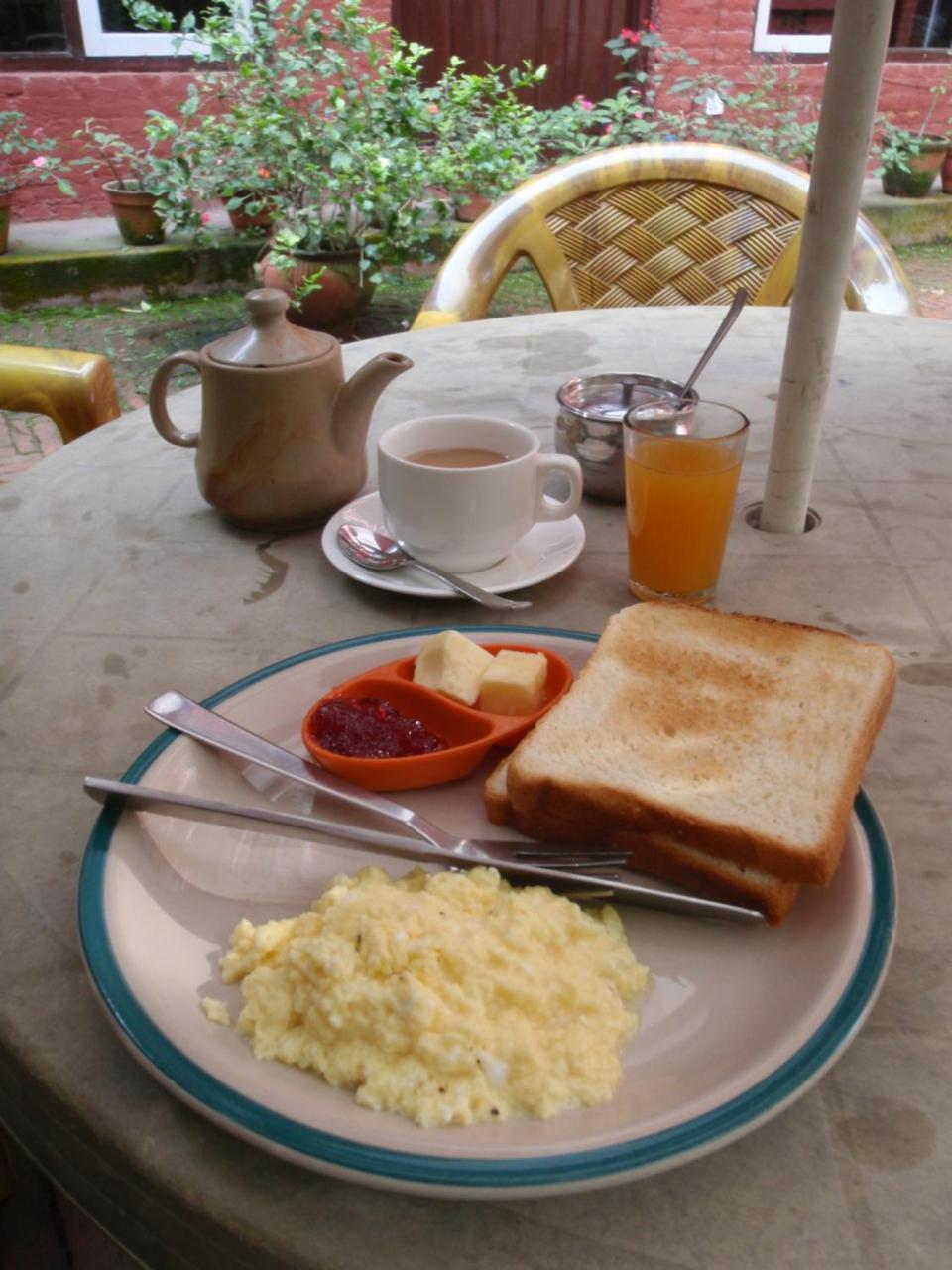 Kathmandu Garden House Hotel ภายนอก รูปภาพ